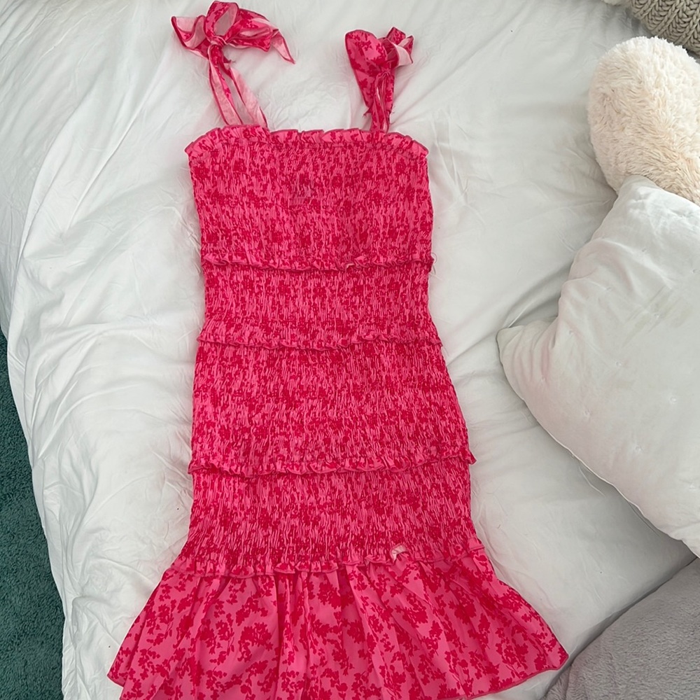 Brand new, bright pink, very good material, perfect summer dress